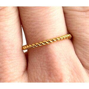 Braided Rope Minimalist 90's Gold Toned Costume Jewelry Vintage Ring - sz 7.75